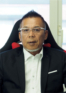会長兼CEO 馳 東作